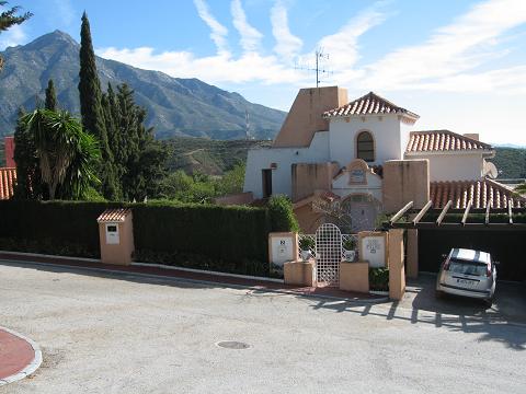 VILLA FRONT a